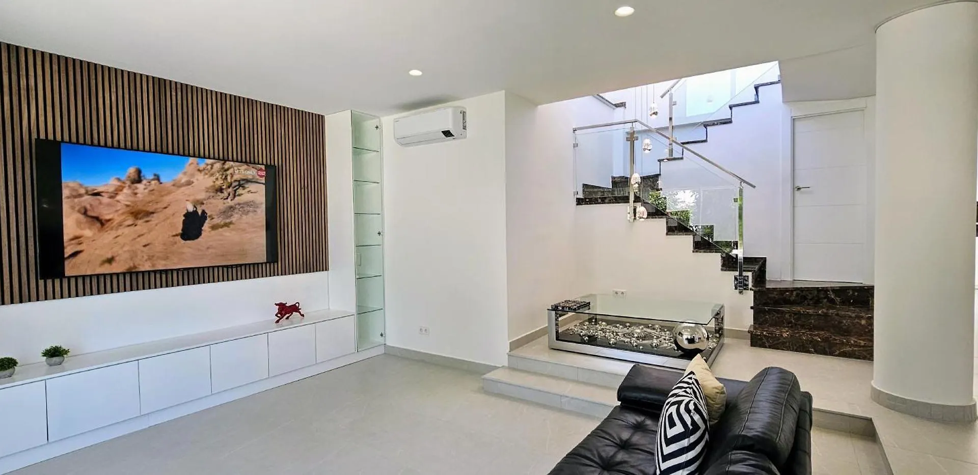 6 Bedrooms New Luxury Villa With Private Pool And Jacuzzi Marbella