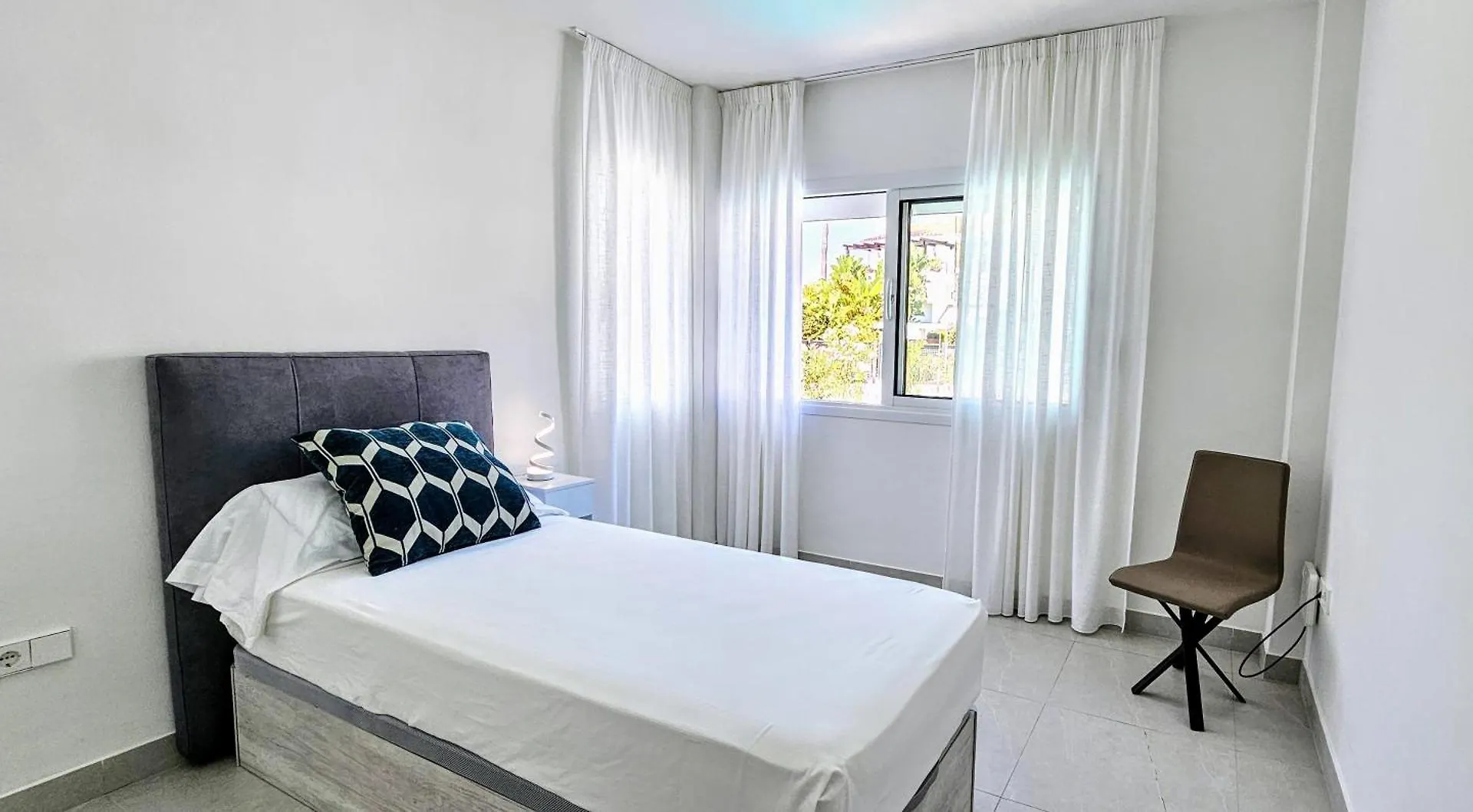 6 Bedrooms New Luxury Villa With Private Pool And Jacuzzi Μαρμπέλλα