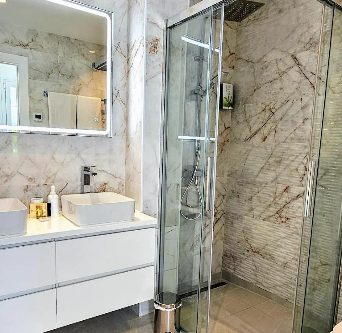 6 Bedrooms New Luxury Villa With Private Pool And Jacuzzi Μαρμπέλλα
